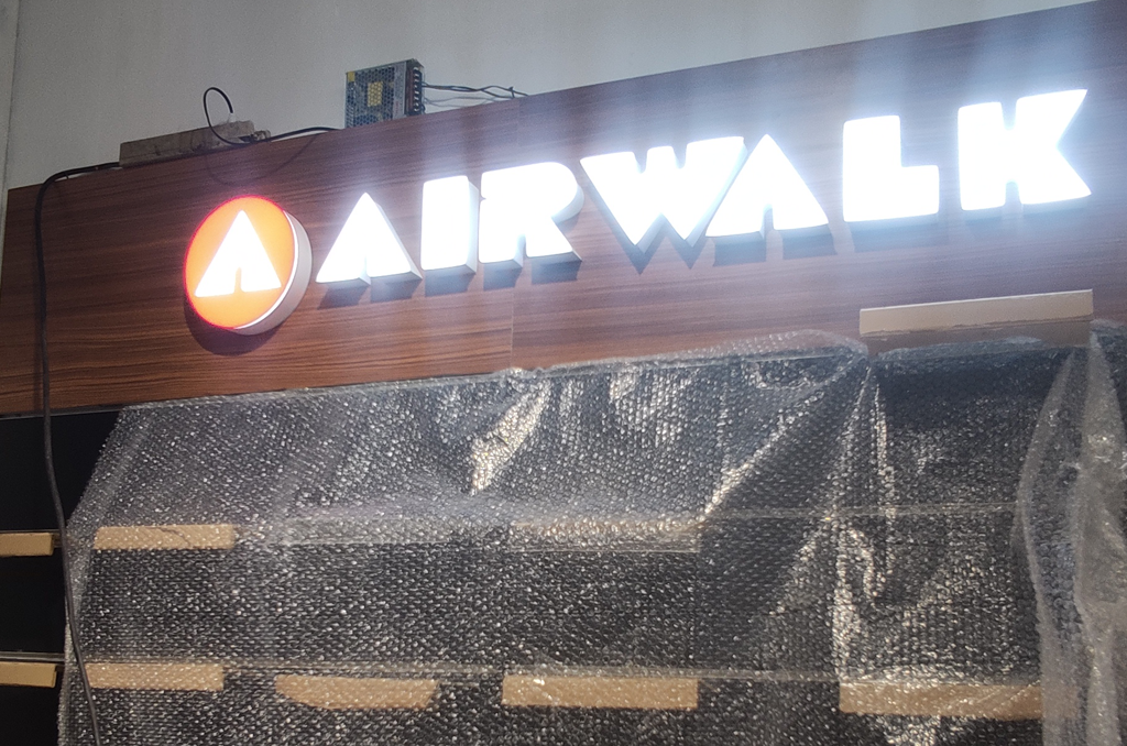 huruf timbul airwalk