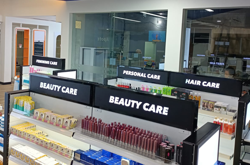 porto display signage apotek kimia farma