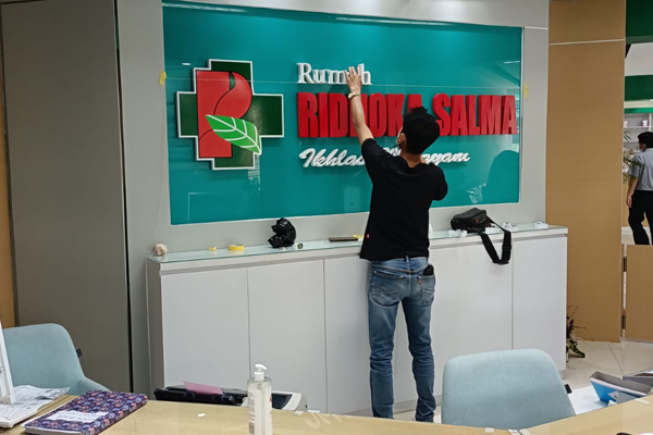 signage perusahaan dan umkm